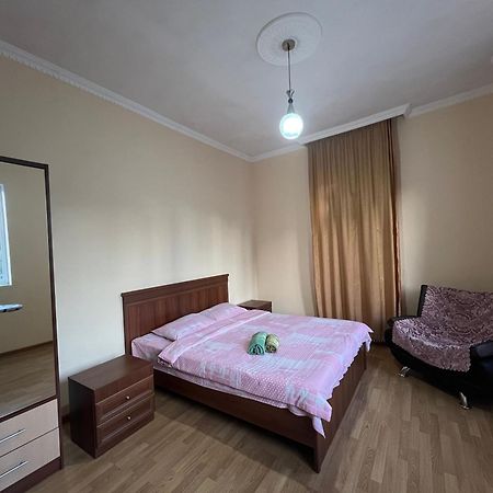 Apartment Merabi Batumi Exterior photo