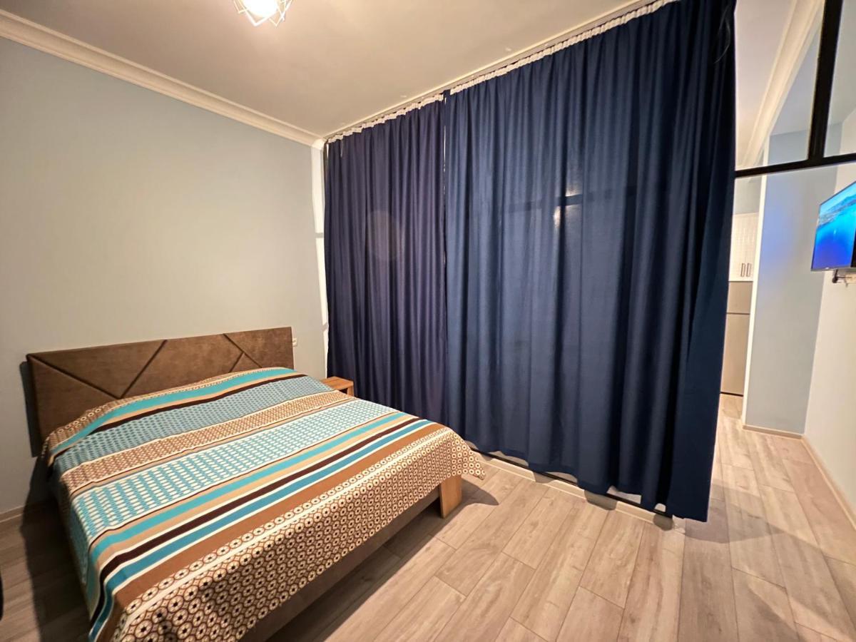 Apartment Merabi Batumi Exterior photo