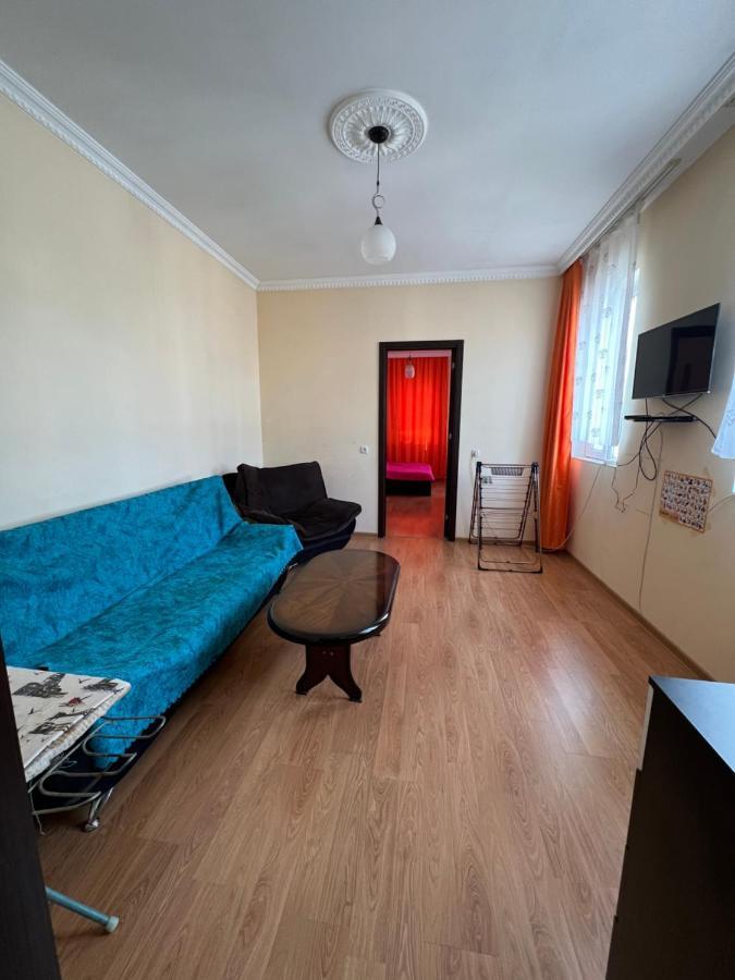 Apartment Merabi Batumi Exterior photo