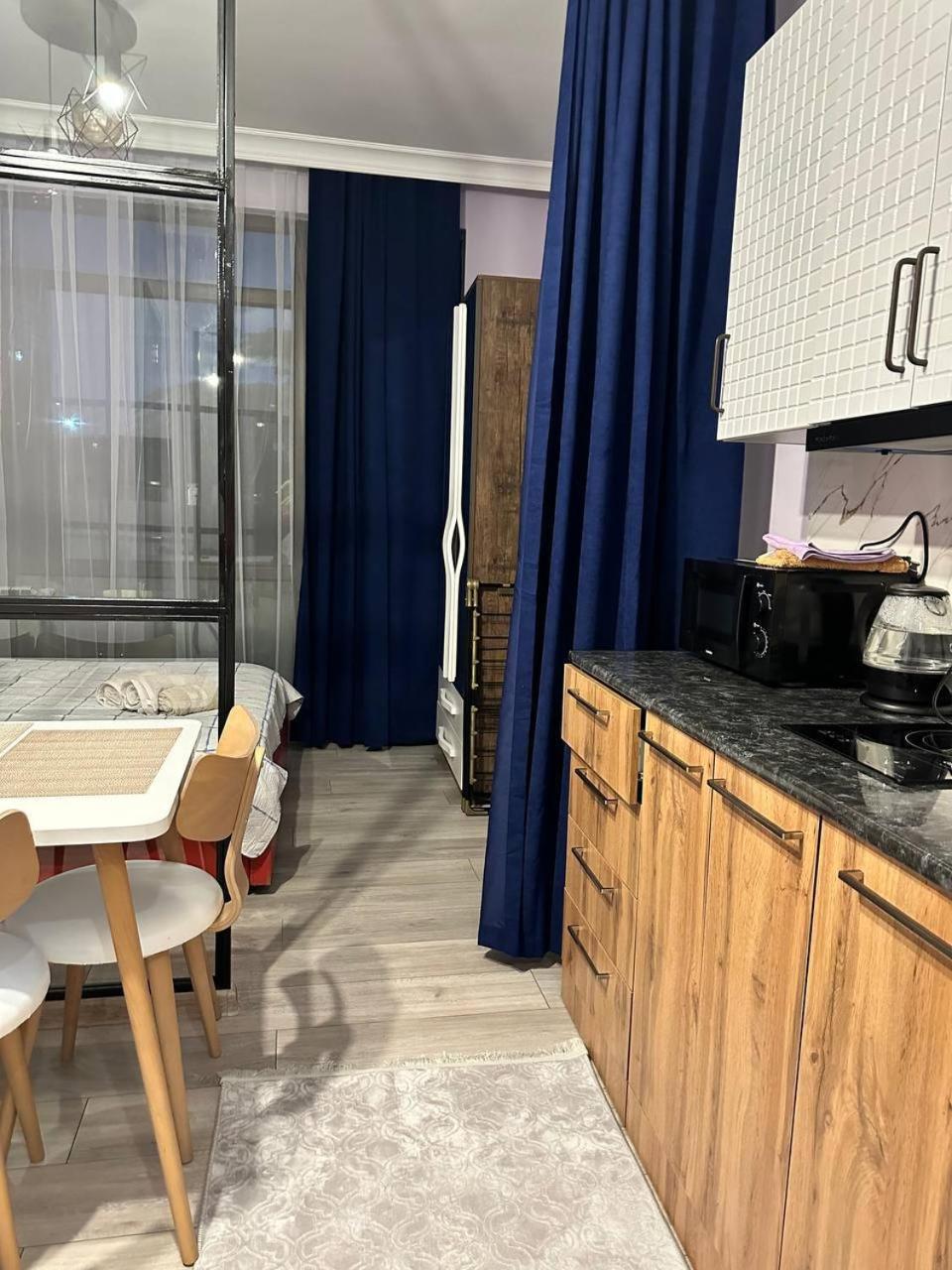 Apartment Merabi Batumi Exterior photo